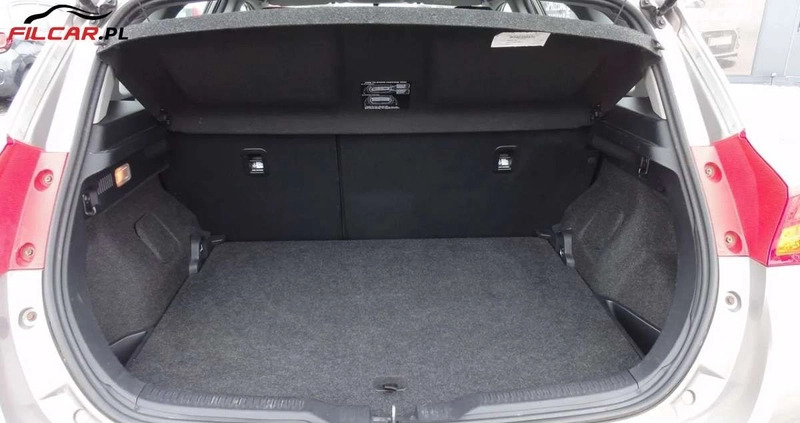 Toyota Auris cena 49990 przebieg: 61000, rok produkcji 2012 z Nowe Miasto nad Pilicą małe 232